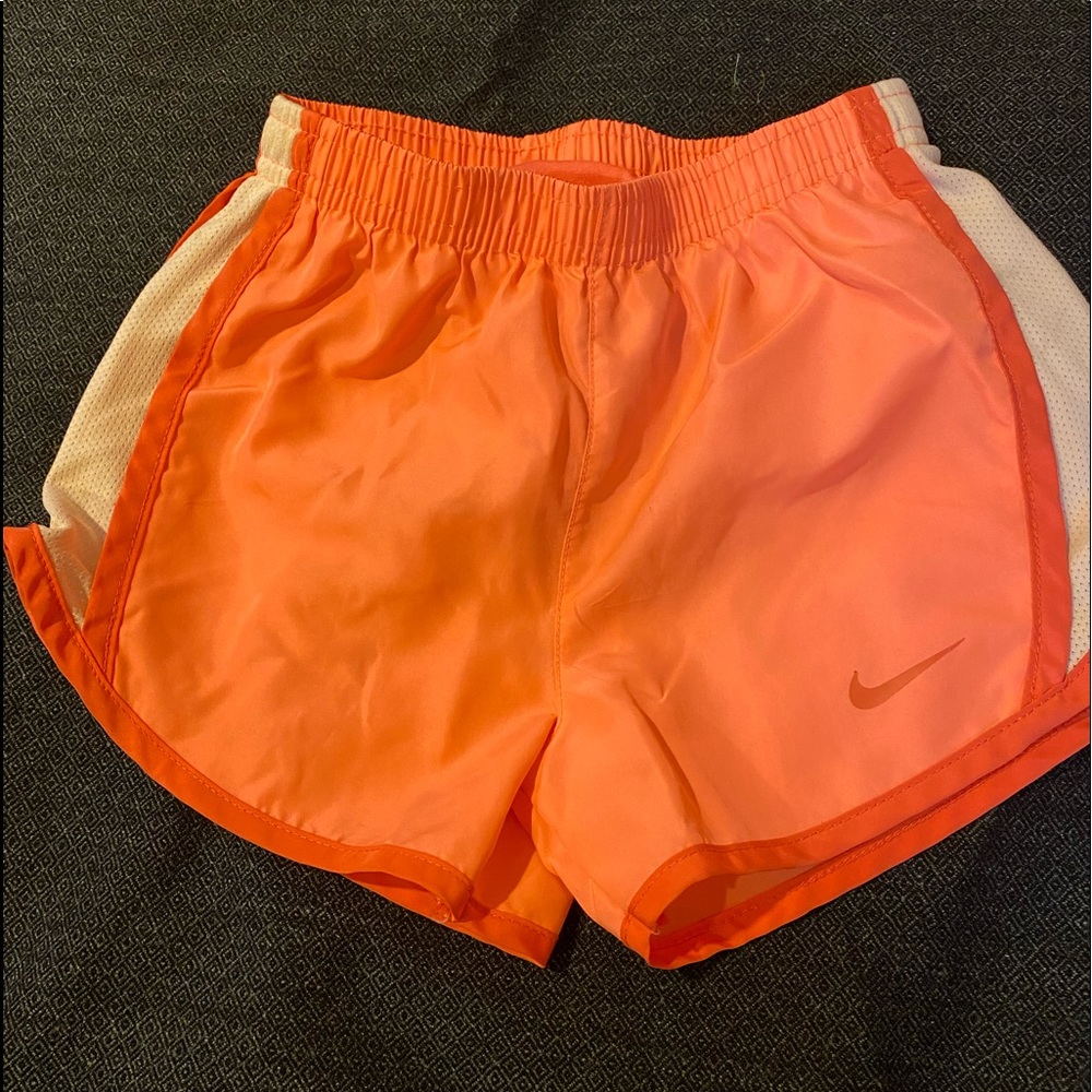 Nike dri-fit girls running shorts size 5-6 yrs